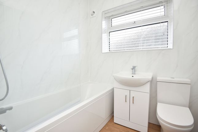 13 Meadow Croft, Harrogate photo 4