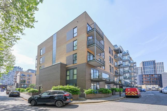 1-bed flat on Baythorne House, E16, Royal Docks, £270,000