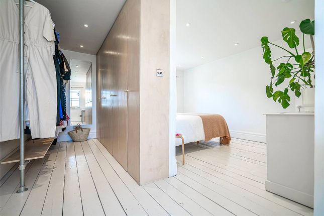 Bed1 Dressing Room A