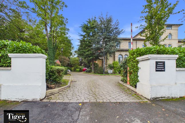 28 Ellerslie Court, Upper Park Road, Manchester photo 3