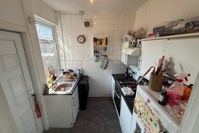 38, Angle Street, Bolton photo 2
