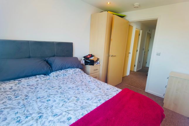Flat to rent in Apartment, South Quay, Kings Road, Swansea