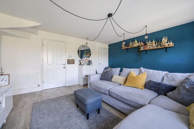 Potter Crescent, Wokingham photo 4