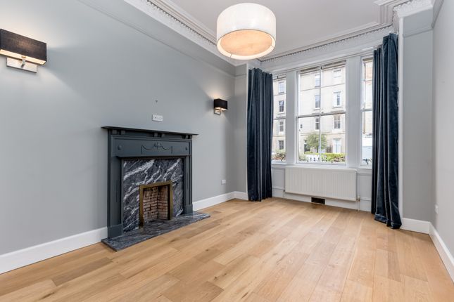 Flat for sale in East London Street, Edinburgh