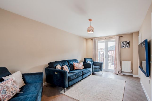 12, Mountain Ash Crescent, Nottingham photo 3