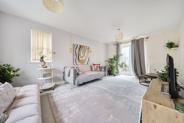 15 Hebbes Close, Bedford photo 2