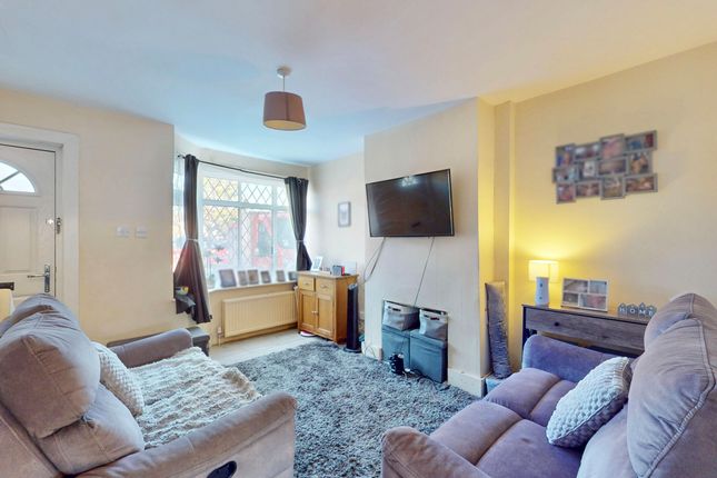 7, Fredora Avenue, Hayes photo 2