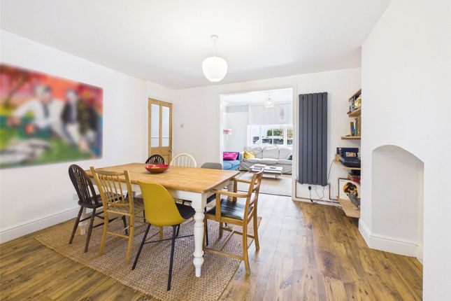13, Victoria Place, Gloucestershire photo 4