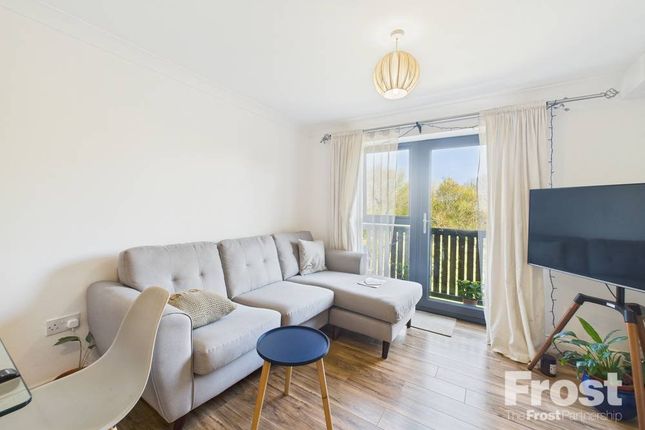 7 Two Rivers Court,, Hatton Road, Bedfont photo 2
