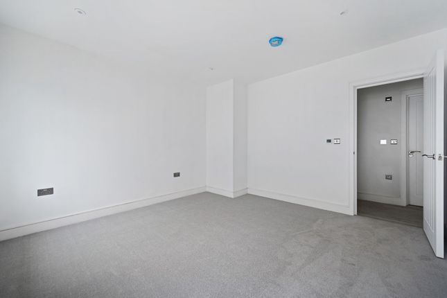 Flat for sale in Grove Road, Sutton