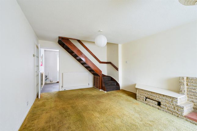71, Delaporte Close, Epsom photo 2