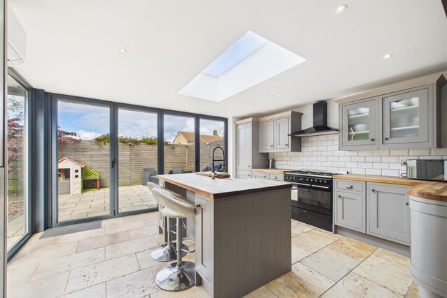 15, Tudor Close, Brough photo 3