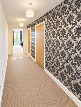 47, Bingley Court, Canterbury photo 3