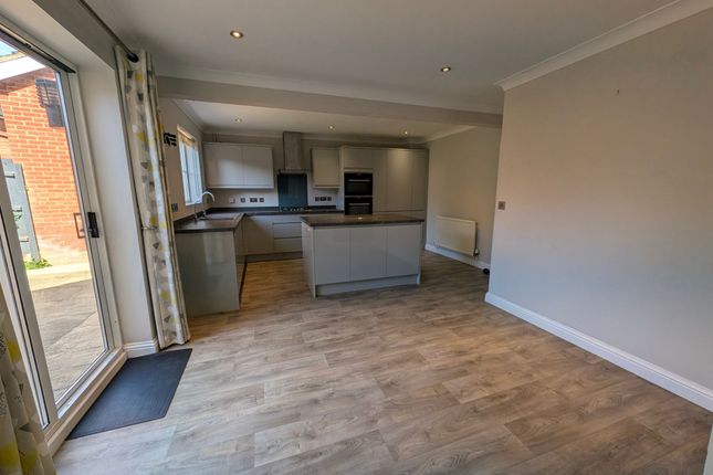 3 Hubbards Close, Saxmundham photo 4