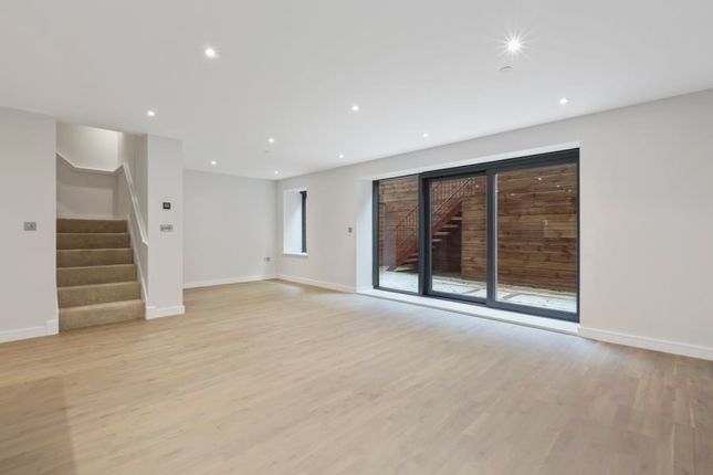 Flat to rent in Viridium Apartments, Finchley Road