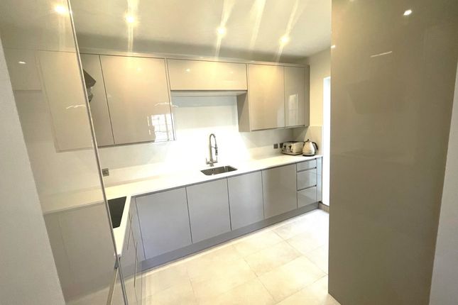 1, The Vale, Coulsdon, Surrey photo 5
