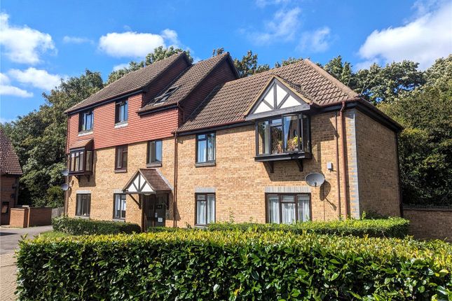 Thumbnail Flat for sale in Dairymans Walk, Guildford, Surrey