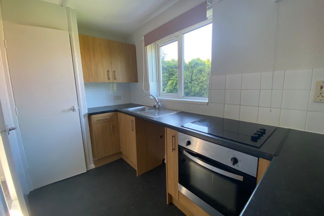 7, Bronte  Court, Hull photo 2