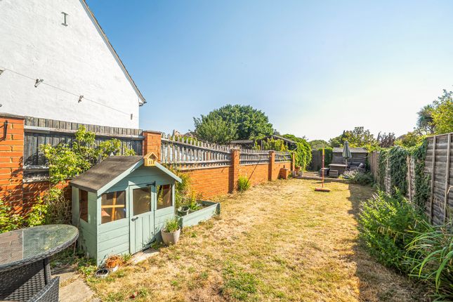 72a, Chertsey Road, Surrey photo 4