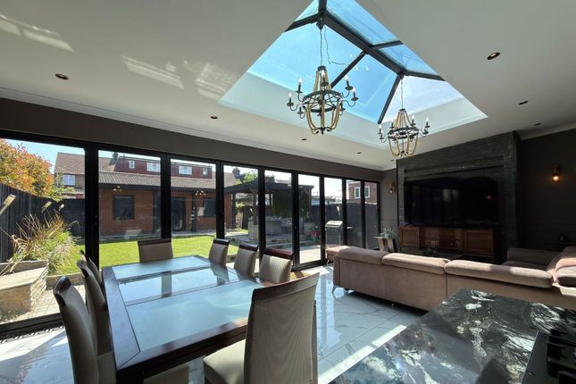 23, Medina Road, Luton photo 3