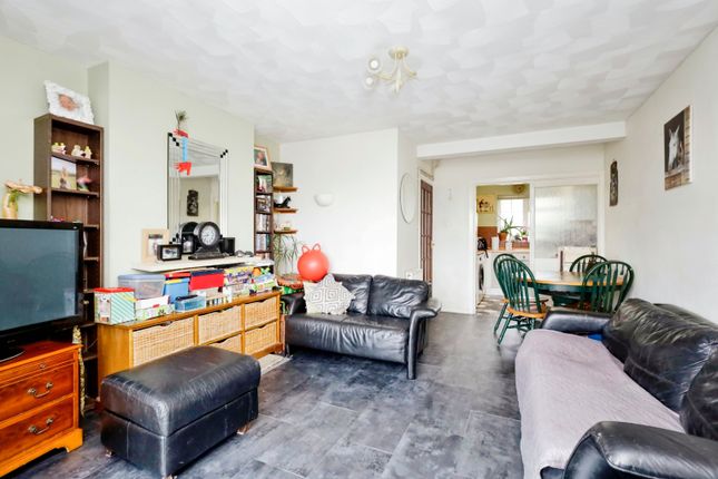 Flat for sale in Mutton Hall Hill, Heathfield, East Sussex