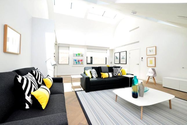 Thumbnail Flat to rent in Bedford Street, Covent Garden