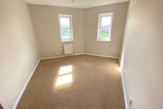 1, Alcott Close, Leicester photo 4