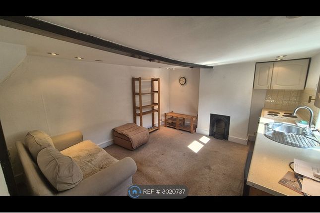 1-bed terraced on Olney, Olney, £895/mo