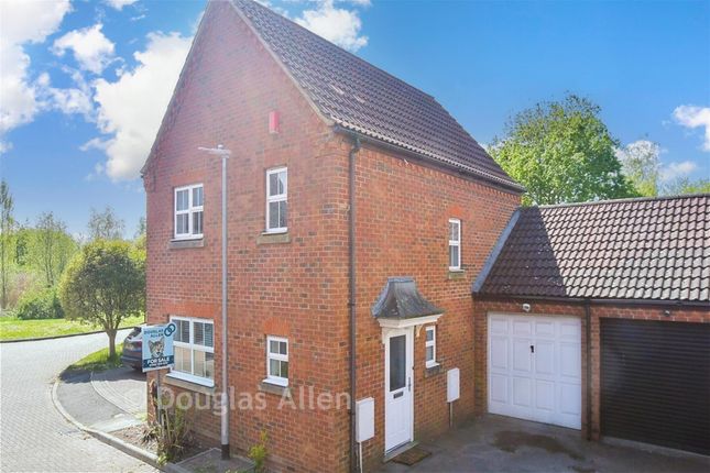 3-bed detached on 4, Heather Gardens, Waltham Abbey, £500,000