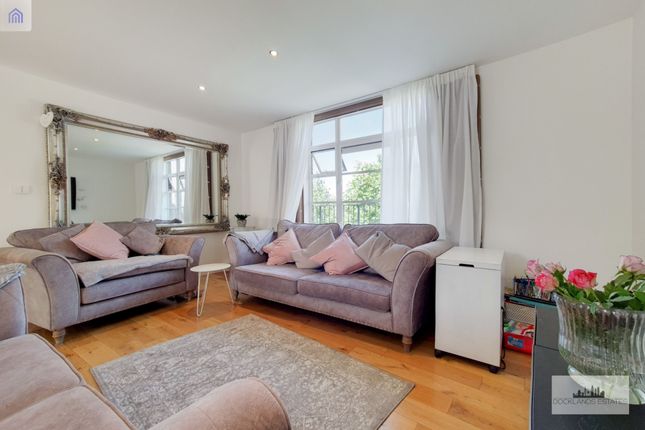 Flat to rent in Quayside, 2-4 Westferry Road, Canary Wharf