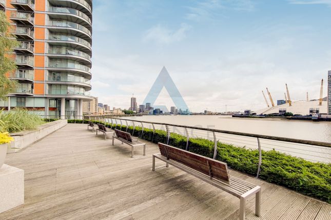 Flat for sale in New Providence Wharf, 1 Fairmont Avenue, London