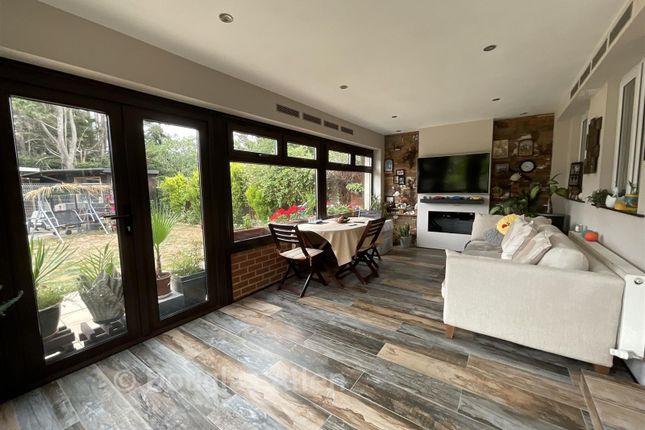 20, Baddow Close, Dagenham photo 3