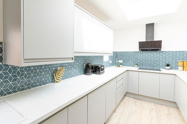 Room 3, 77, Romsey Road, Hampshire, England photo 3