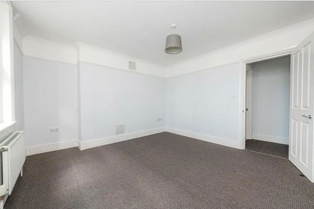 Flat to rent in Cleveland Street, Fitzrovia, London