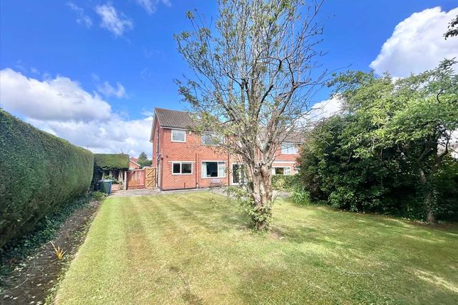 2, Walton Drive, Nottingham photo 2