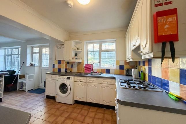 Room 5, 21 Belgrave Mews, Uxbridge photo 5