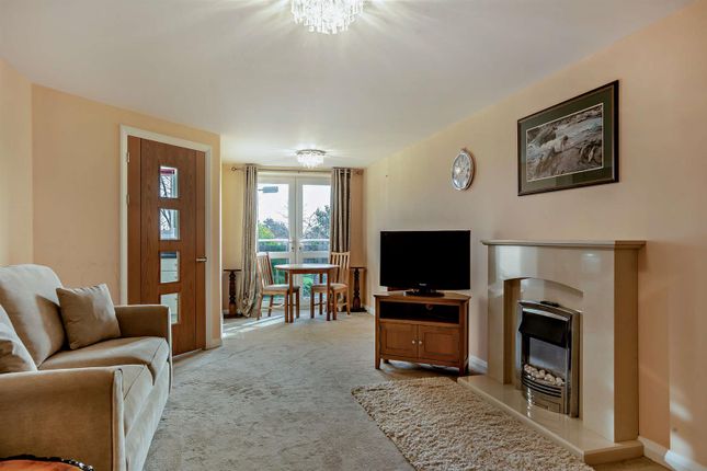 Flat for sale in Oak Grange, Bradburns Lane, Hartford