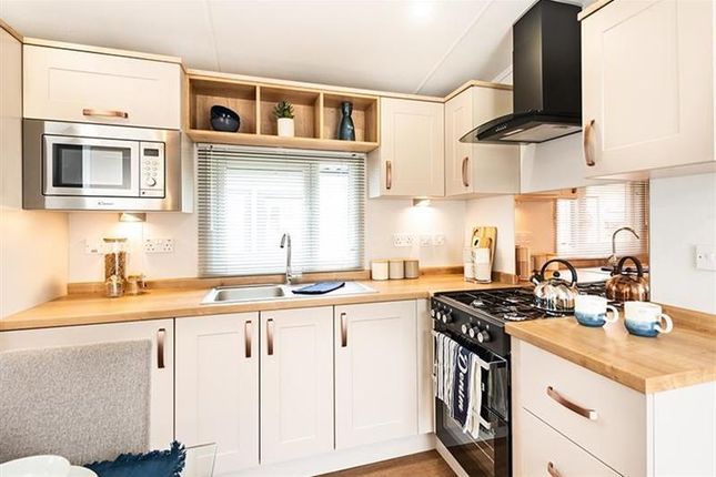 Mobile/park home for sale in Hendra Croft, Goonhavern, Newquay, Cornwall