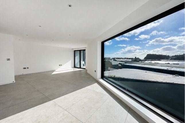 1-bed flat on Flat Flat 11, Grand Banks, Clay Lane, Teignmouth, £995/mo
