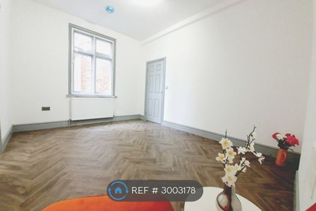 Suite, At Market Place, Long Eaton, Nottingham photo 4