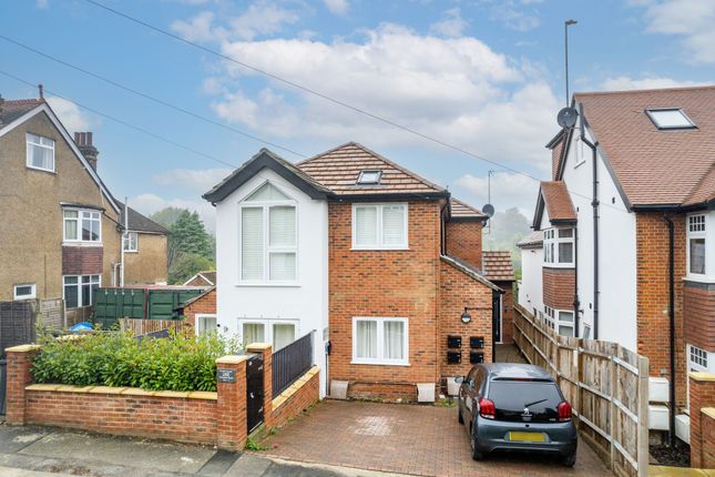 Thumbnail Flat for sale in Fairdene Road, Coulsdon