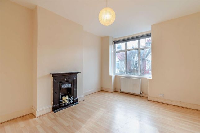 8641109-Interior16-800.Jpg