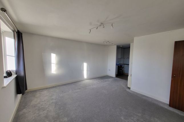 42, Vincent Way, Martock photo 3