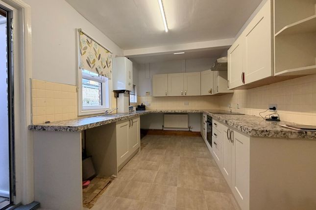 8 Lyell Street, Scarborough photo 4