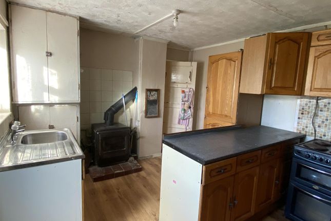 Flat for sale in Bron Gwendraeth, Carway, Kidwelly