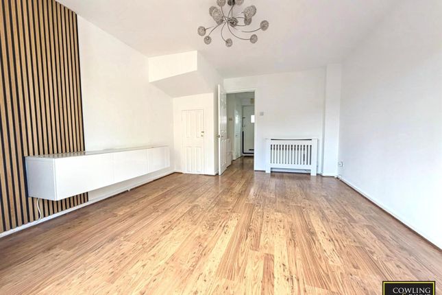 37, Robinia Close, Basildon photo 2