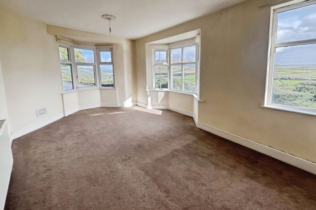 Sanders Cross House, 105, Woodhead Road, Glossop photo 2