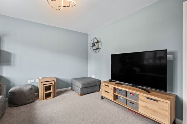 92, Rose Way, Nottingham photo 2