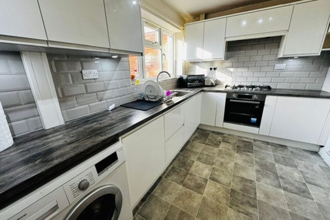 71 Bunns Lane, Dudley photo 4