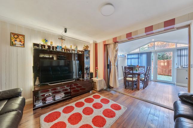19, Dorney Road, Swindon photo 4